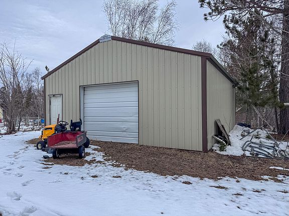 3rd image of 1925 Frohn Rd NE