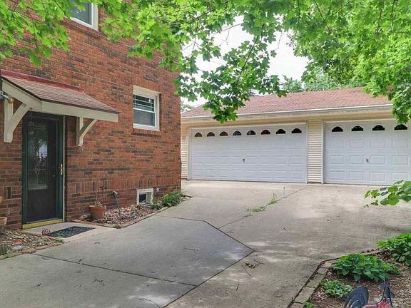 Large Three-Car Garage