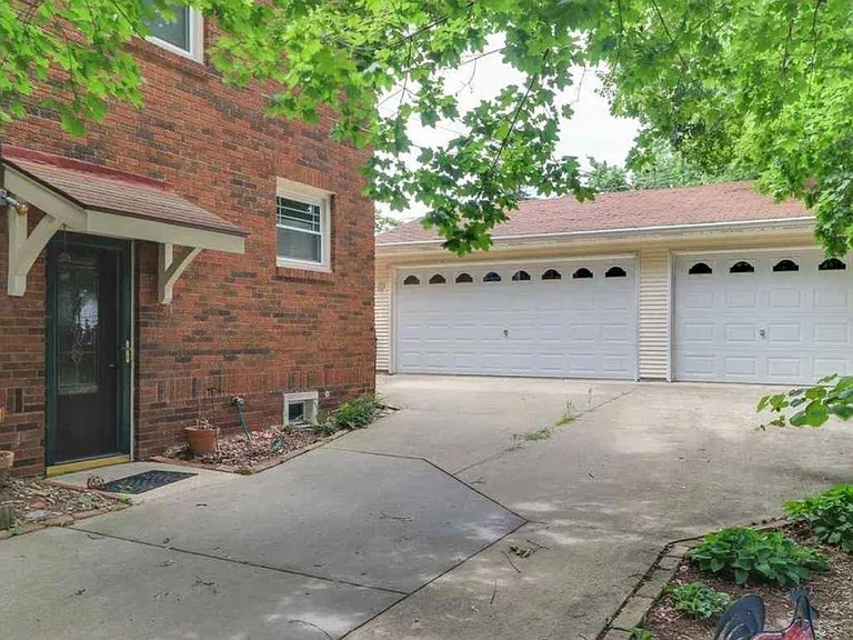 Large Three-Car Garage