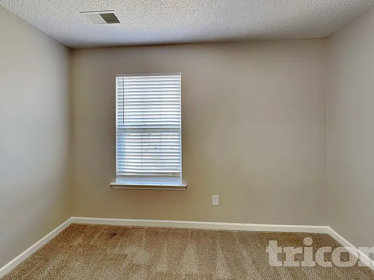 2208 Ballingarry Dr — Photo 12