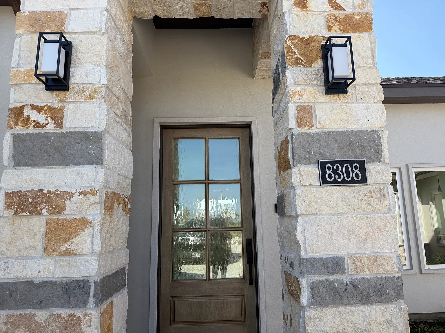 3 bed, 2.5 bath, 2795 sqft, $2,800 — Photo 2