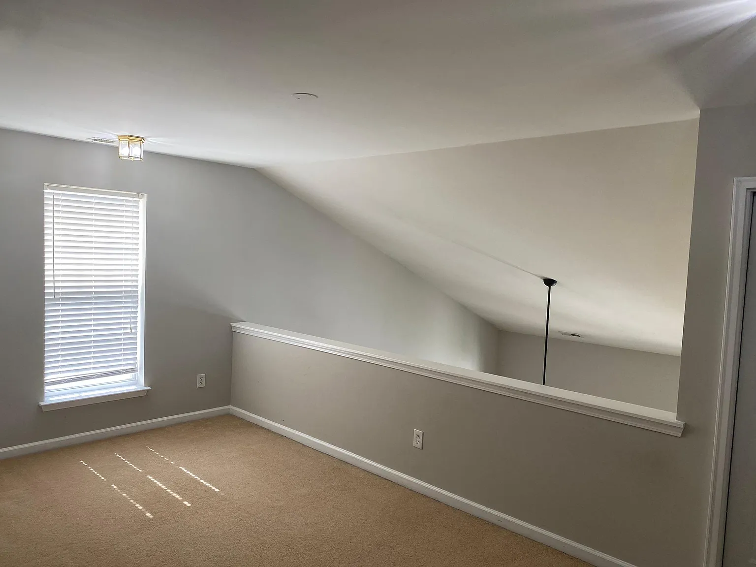 3 bed, 2.5 bath, 1919 sqft, $2,250 — Photo 4