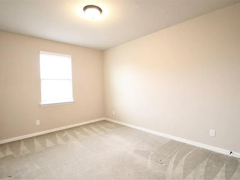 5070 Kerstyn Dr — Photo 29
