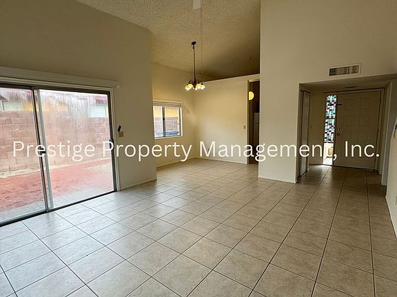 4th image of 2966 W Yorkshire St