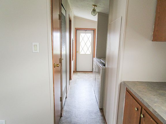 3rd image of 130 Vevay Dr S