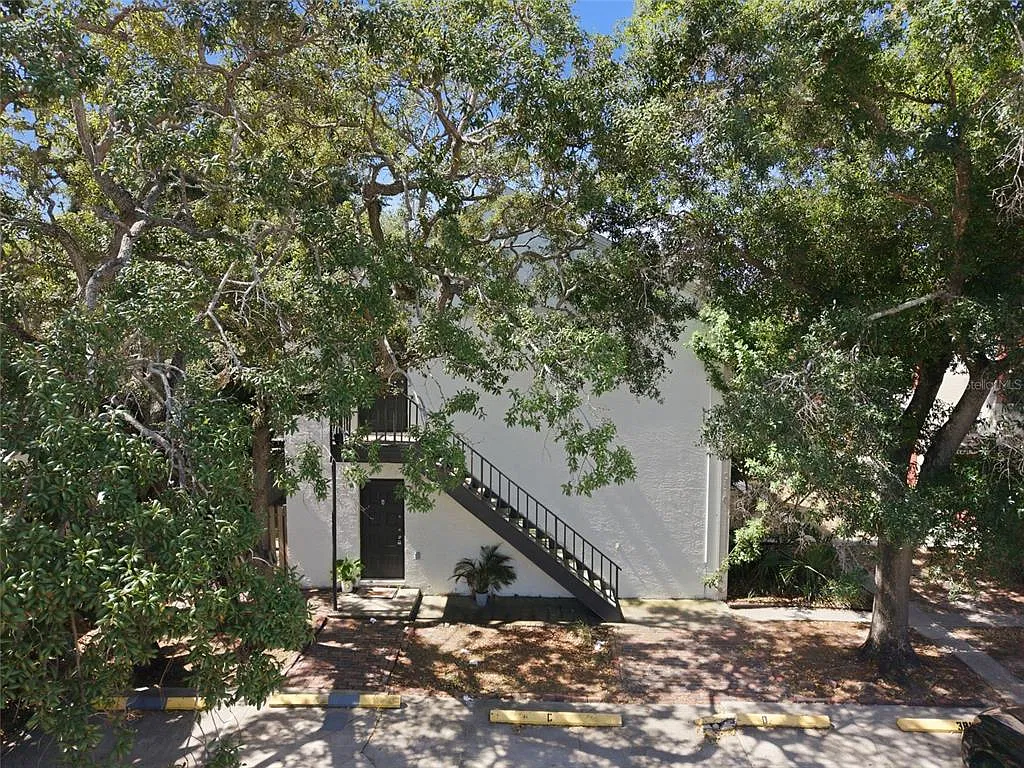 2 bed, 1.0 bath, 850 sqft, $1,650 — Photo 4