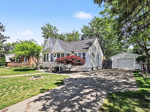 2nd image of 2890 Eastland Rd