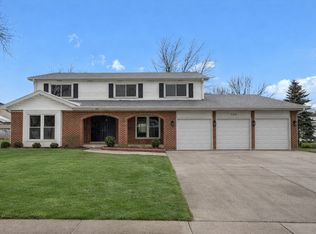168 Farmgate Dr, Schaumburg, IL 60193
