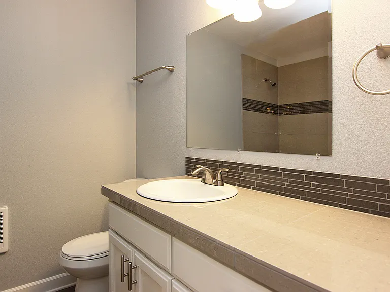 1530 SE Reedway St — Photo 7