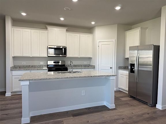 5th image of 5814 Aurora Greens Ln