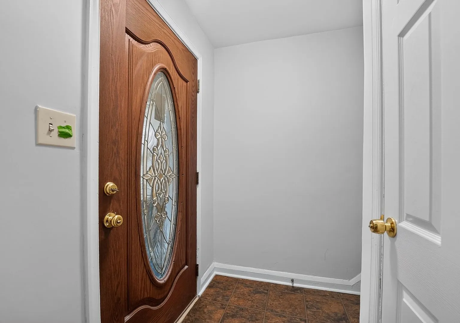 Updated 3Bed, 2Bath Home with New Flooring in a Walkable Community — Photo 4