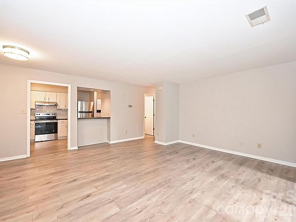 3rd image of 1031 Churchill Downs Ct APT H