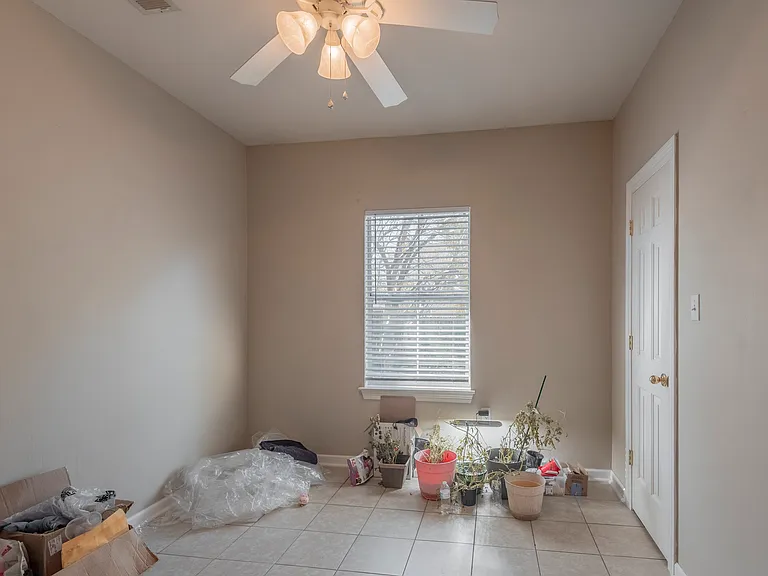 5684 Ducros Dr — Photo 10