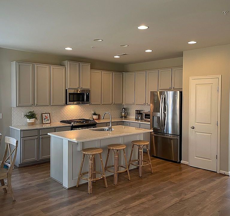 2nd image of 420 Orchard Crest Cir