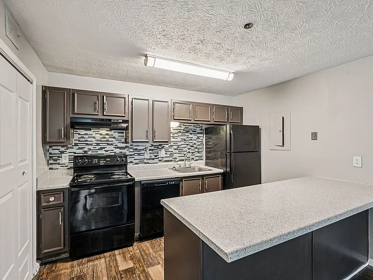 Birch Landing Apartments — Photo 9