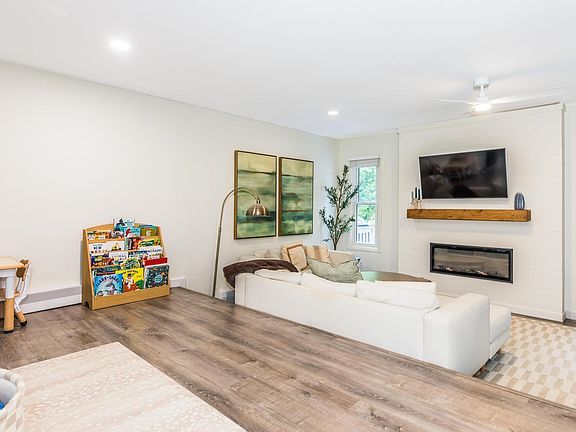 2nd image of 28 Coe Drive
