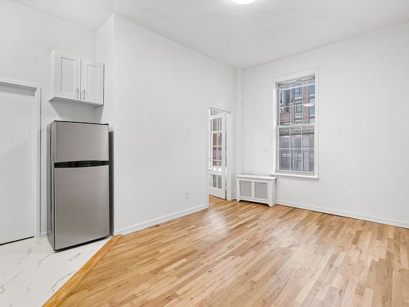 2nd image of 470 W 23rd St #403