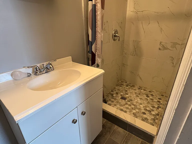 210 E End Ave #3A — Photo 9