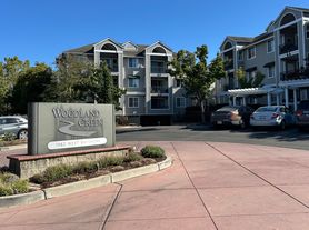 1982 W Bayshore Rd, East Palo Alto, CA