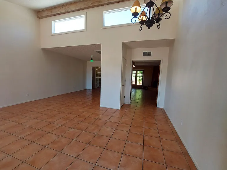 2604 Inverrary Dr — Photo 4