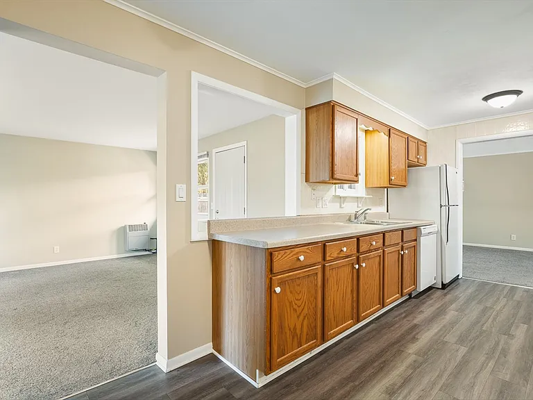 3735 Highcrest Rd — Photo 4