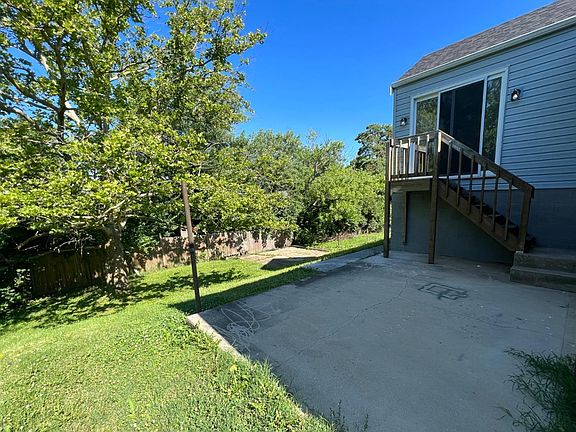 4th image of 1035 Morado Dr