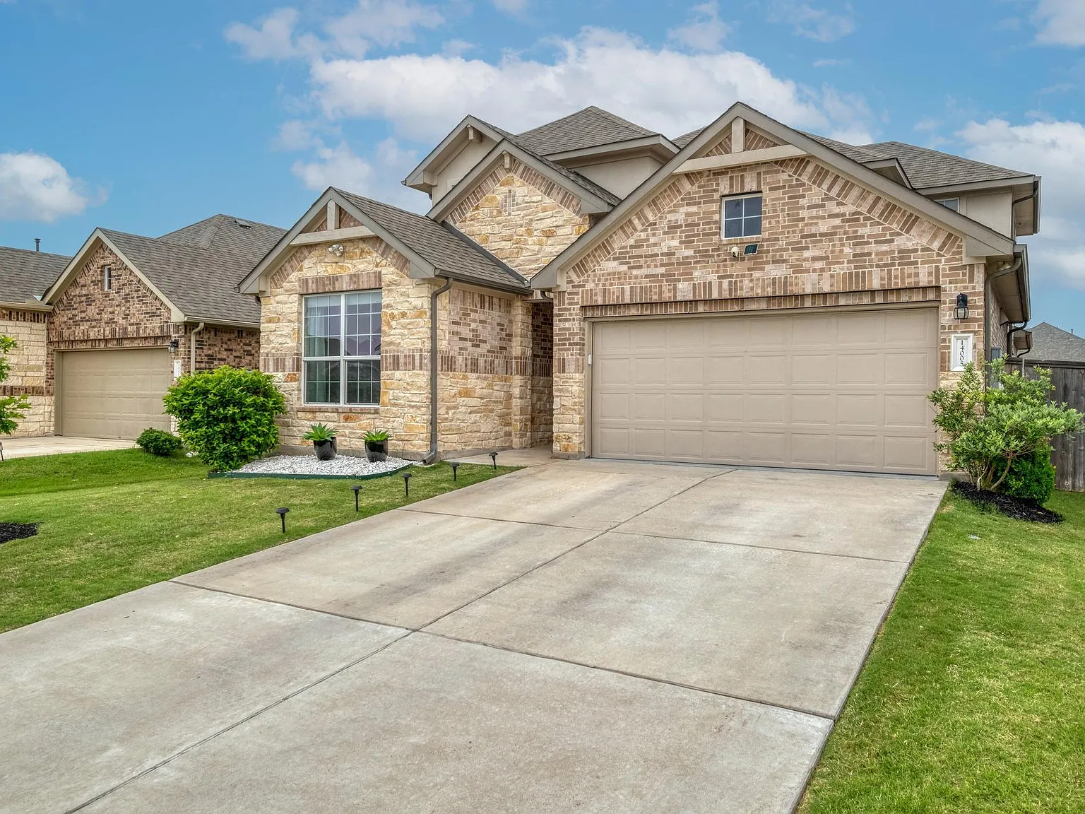 4 bed, 3.0 bath, 2564 sqft, $2,550 — Photo 3