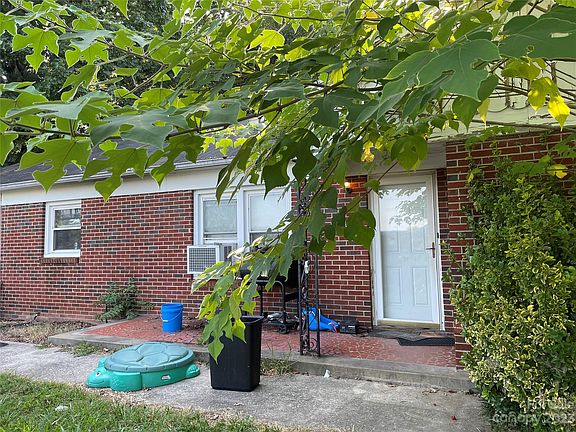 3rd image of 485 10th Avenue Dr SE