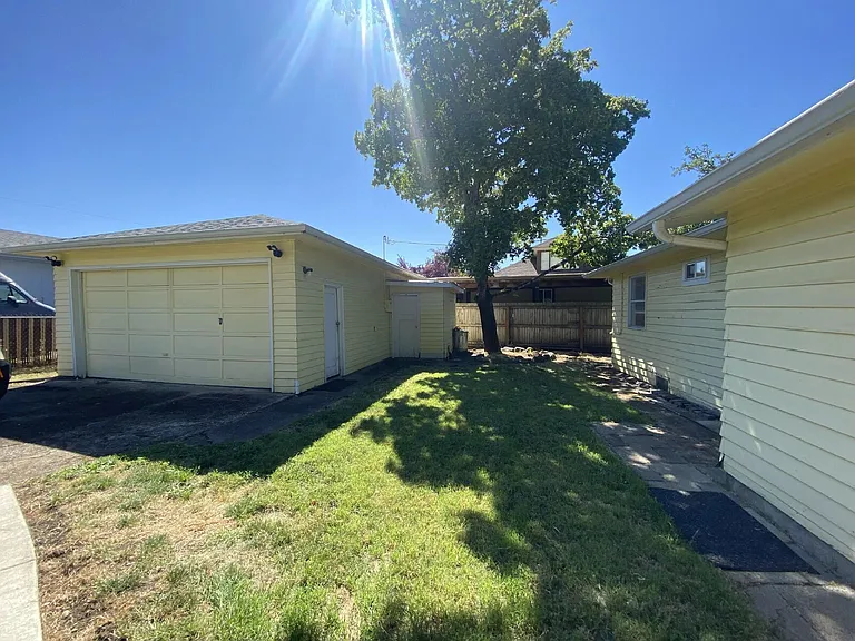 710 W Broccoli St — Photo 30