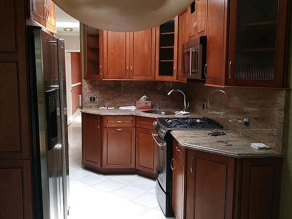 4th image of 123 Bay 41st St #2NDFLR
