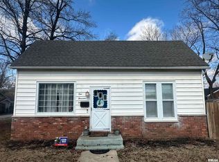 1002 E College St, Marion, IL 62959