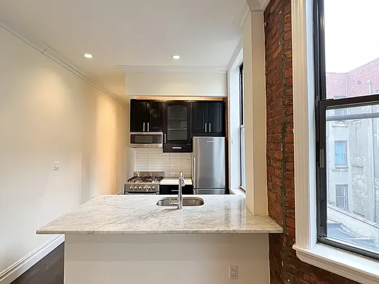 128 2nd Ave #D2 — Photo 3