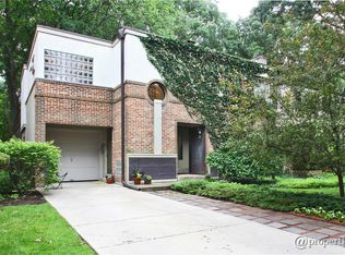 6877 N Tonty Ave, Chicago, IL 60646
