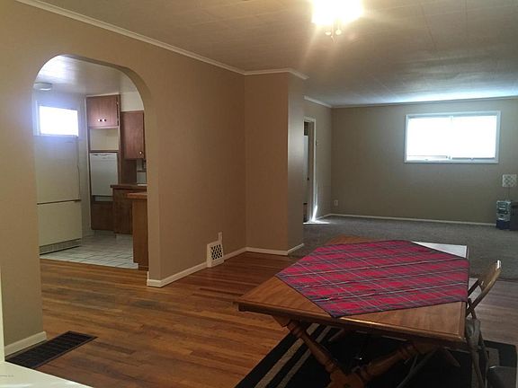 3rd image of 614 6th Ave N