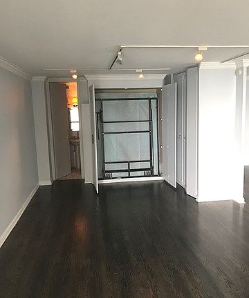 4th image of 900 N Lake Shore Dr APT 1005