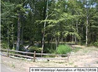 6240 Valley Oak Dr E, Olive Branch, MS 38654