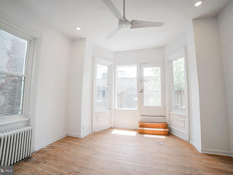 2108 Pine St #2R — Photo 2