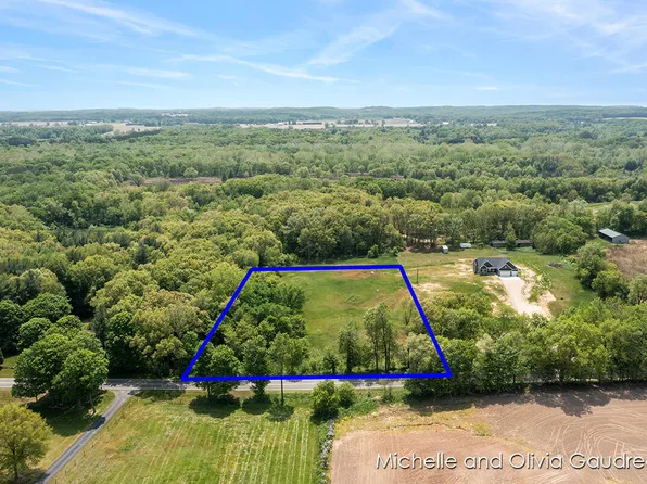 12586 100th St SE, Alto, MI 49302