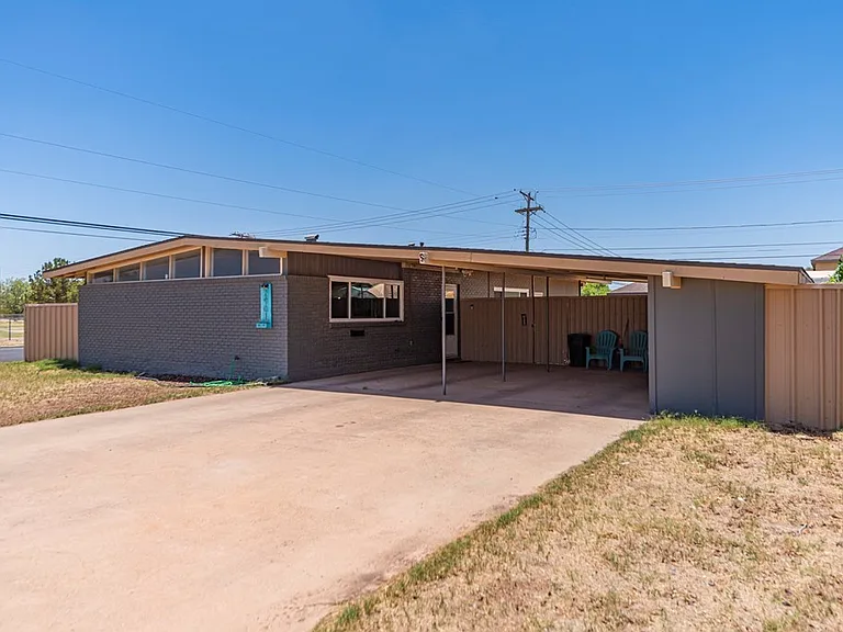 2901 Nabors Ln — Photo 14