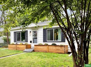 7015 Josephine St, La Vista, NE 68128