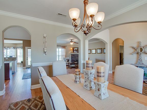 5th image of 201 Carellton Dr