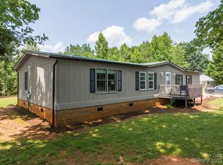375 Apache Path, Marion, NC 28752