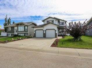 98 N Pine Cres, Blackfalds, AB T4M0E2