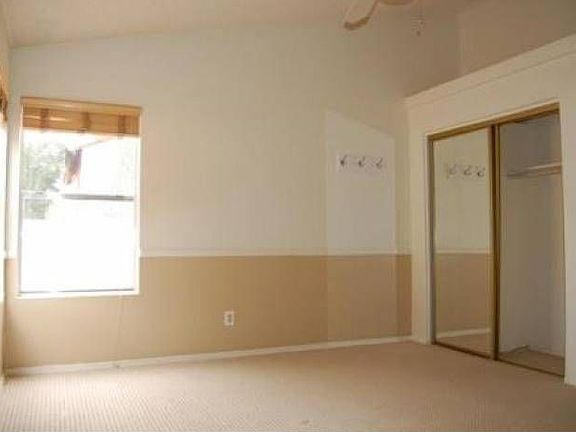 4th image of 418 E Renee Dr