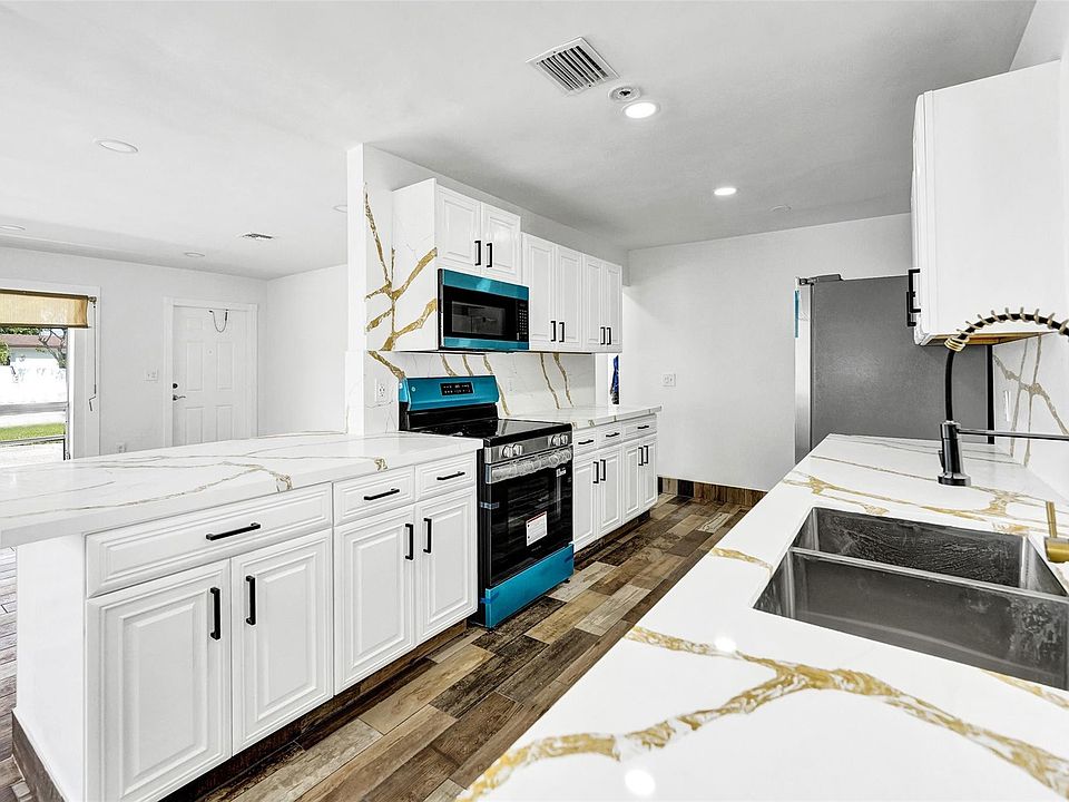 1st image of 710 N 65th Avenue