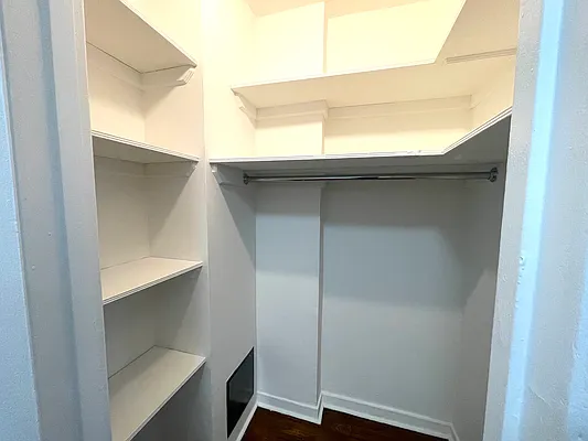 Rented by Solil Management | media 4