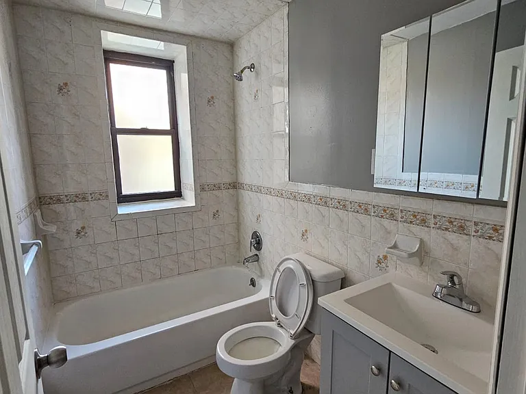 66 N 9th St #2E — Photo 5