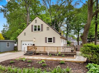 910 Foley Ave, Champaign, IL 61820