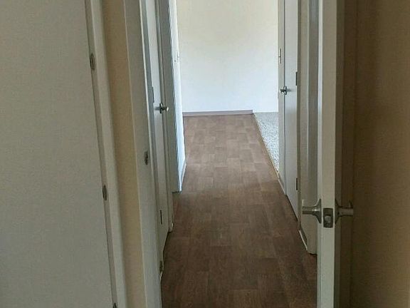 4th image of 433 Holly St APT 6