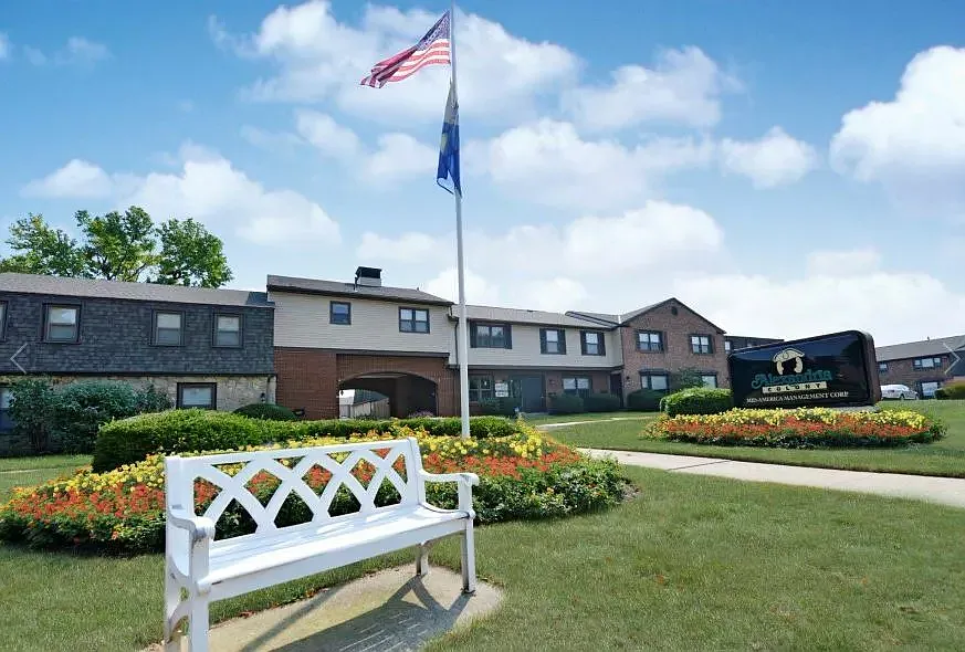 Alexandria Colony Apartments — Photo 2